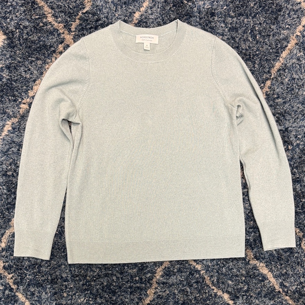Nordstrom Cashmere crewneck sweater Light sage green women size Medium